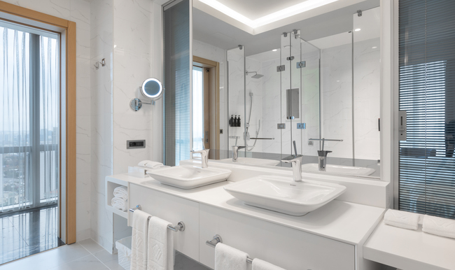 <span>Deluxe Room</span> Bathroom Features
