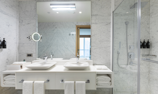 <span>Tower Suite</span> Bathroom Features