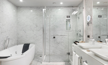 Senior Suite & Tower Suite / Banyo II