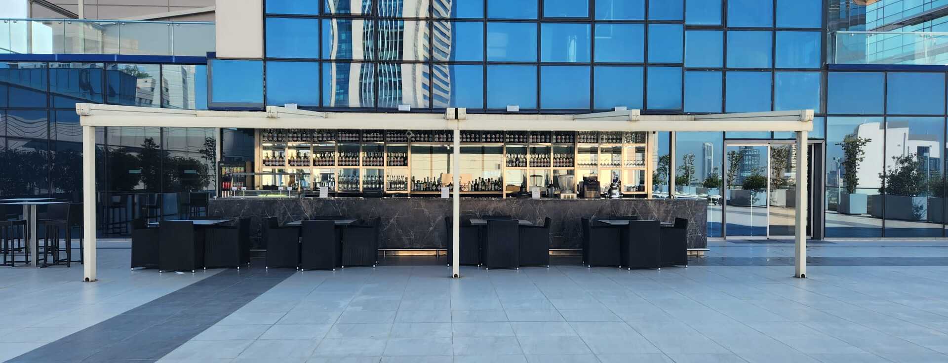 Pool Bar